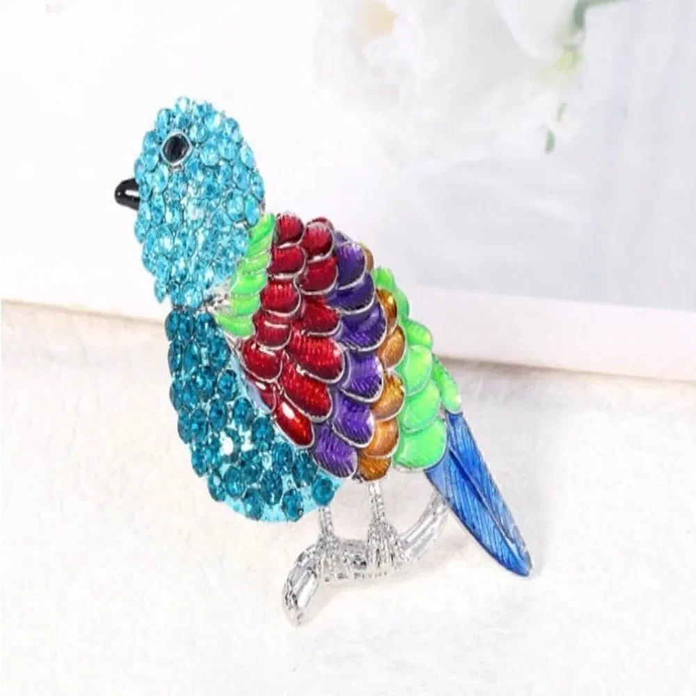 🐦 Betsey Johnson sparkling, colorful bird brooch 🐦